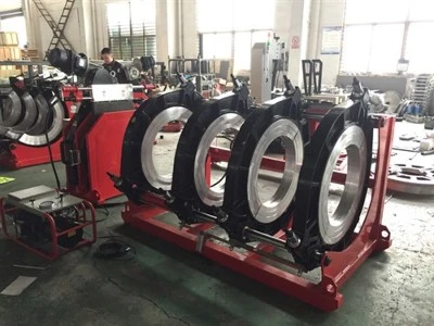 Machine de soudage par fusion de tuyaux en polyéthylène
